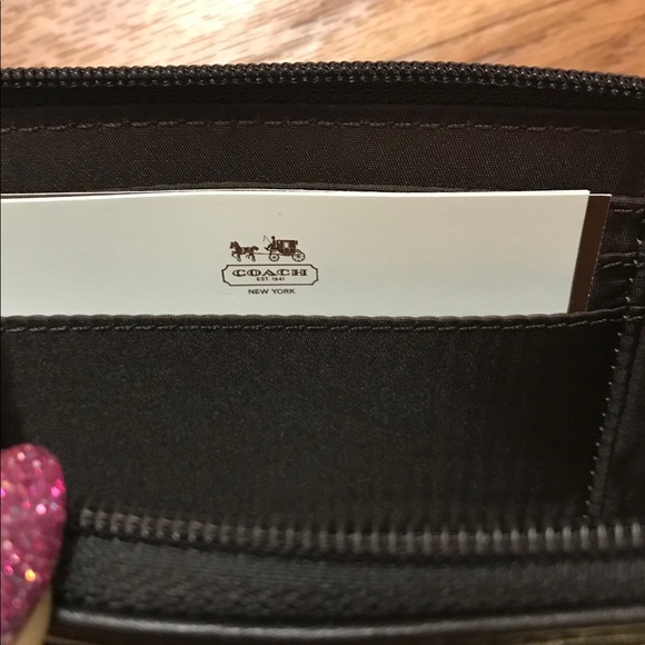 COACH Wristlet - LIKE NEW - Picture 6 of 7